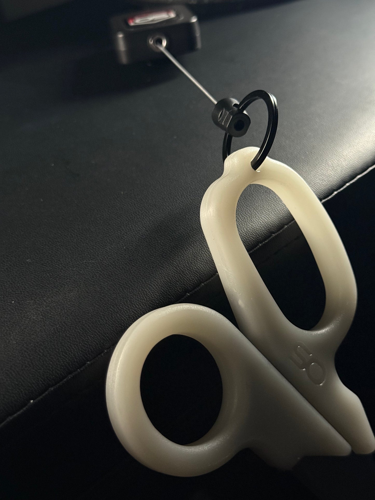 ONE SHEAR®️ tactical retention leash with belt clip and steel braided line